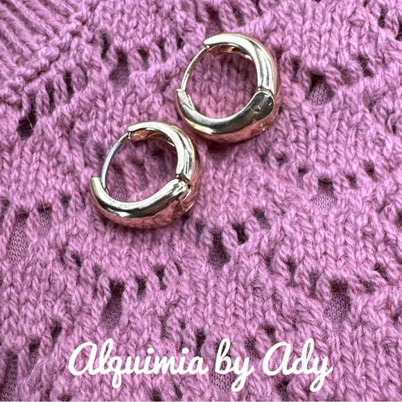 STATEMENT GOLD HUGGIES EXTRA SMALL HOOPS CHUNKY - Picture 1 of 1